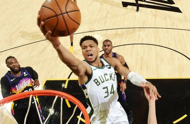 摩根体育官网- 老鹰特雷杨三分命中率创新高，战术地位愈发稳固  